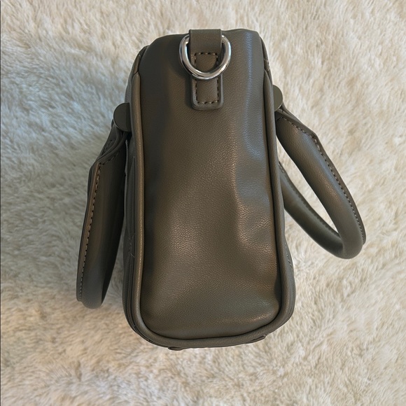 Steve Madden Bbabi mini crossbody Quilted Olive Green - Picture 11 of 15